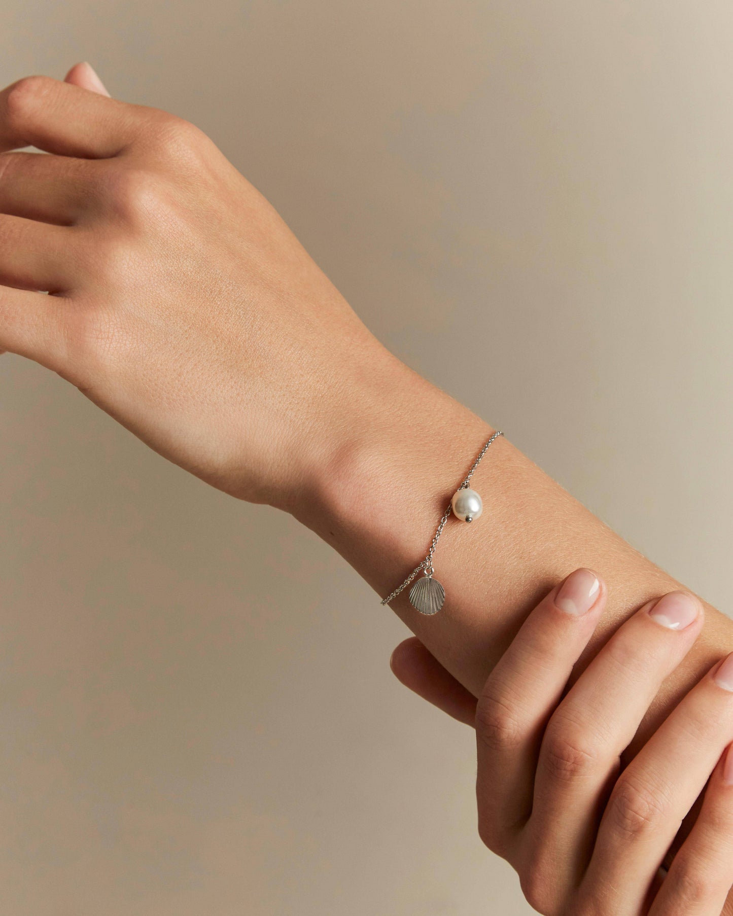 ROSEFIELD Armband Muschel mit Perle Silber JSPBRS-J164