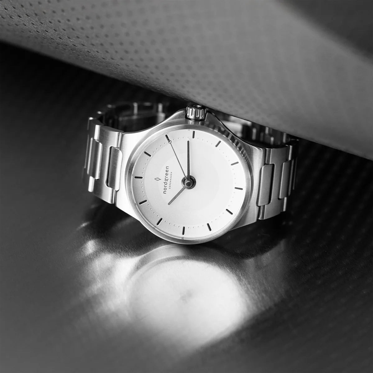 NORDGREEN Damenuhr Guardian Automatic 36 mm Silber